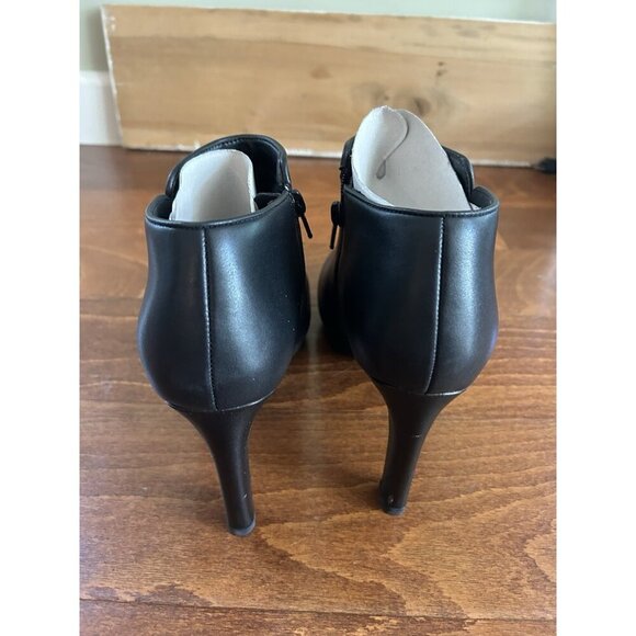 Clarks Women's Ambyr Rise Ankle Boot Leather Side Zip Black Booties 10.5 M - Picture 8 of 9